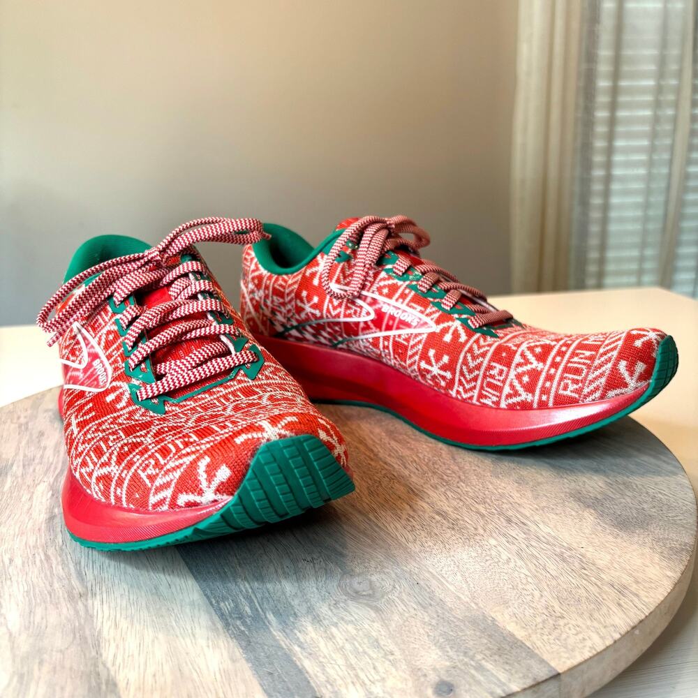 Brooks Levitate 5 Run Merry Men's 11 Christmas Running Shoes Red Green Holiday